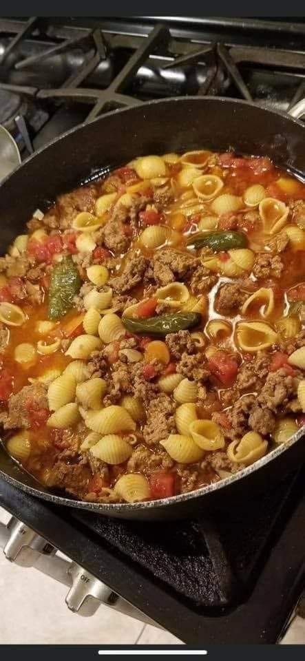 Conchitas con Carne (Mexican Hamburger and Shells)