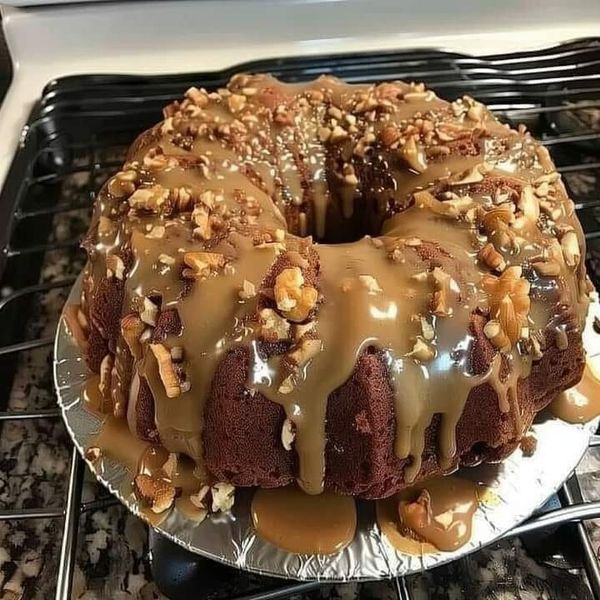 Pecan upside down cake